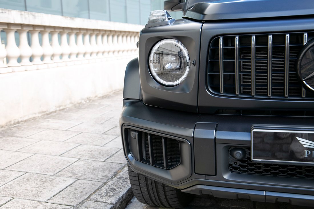 Suv in London, United Kingdom 4 - 18923343