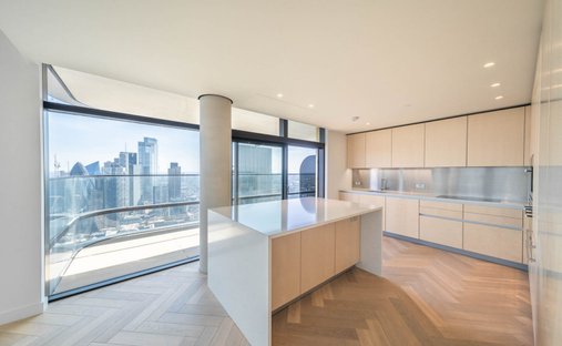 Penthouse in EC2, Islington, England 1