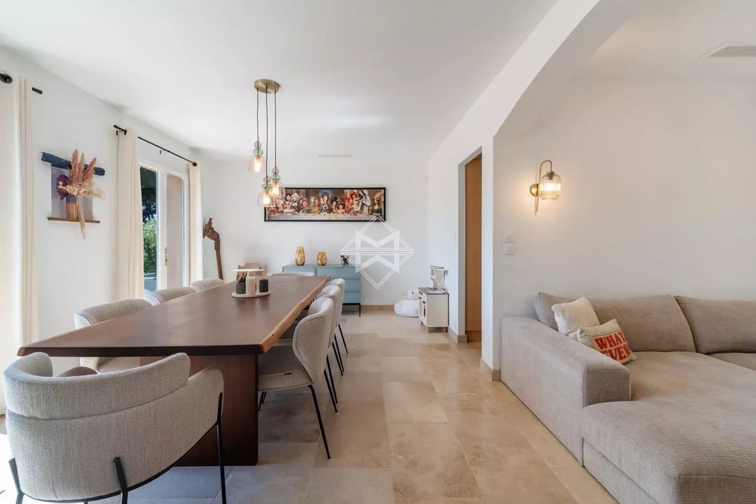 Villa en Valbonne, Provenza-Alpes-Costa Azul, Francia 4 - 18352650