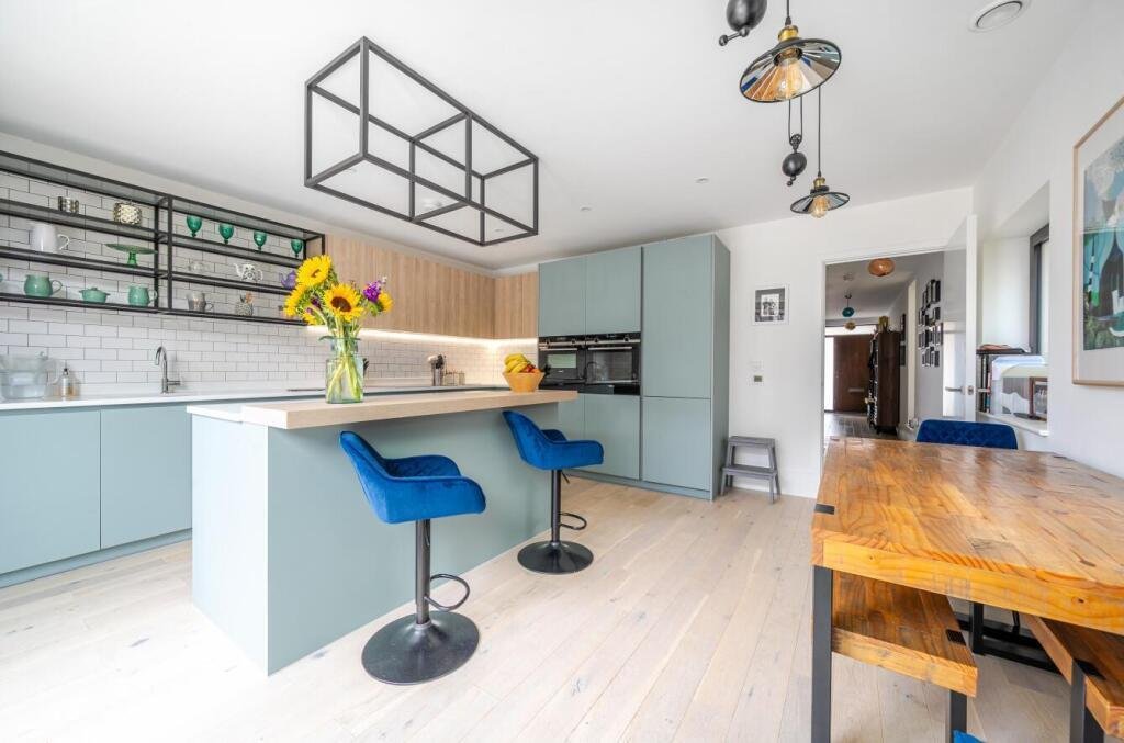 House in Barnet, England 2 - 18923539