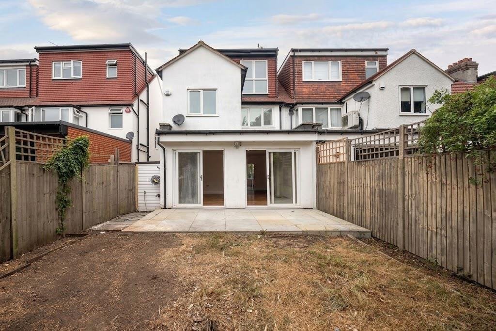 House in Mill Hill, Barnet, England 2 - 18923552