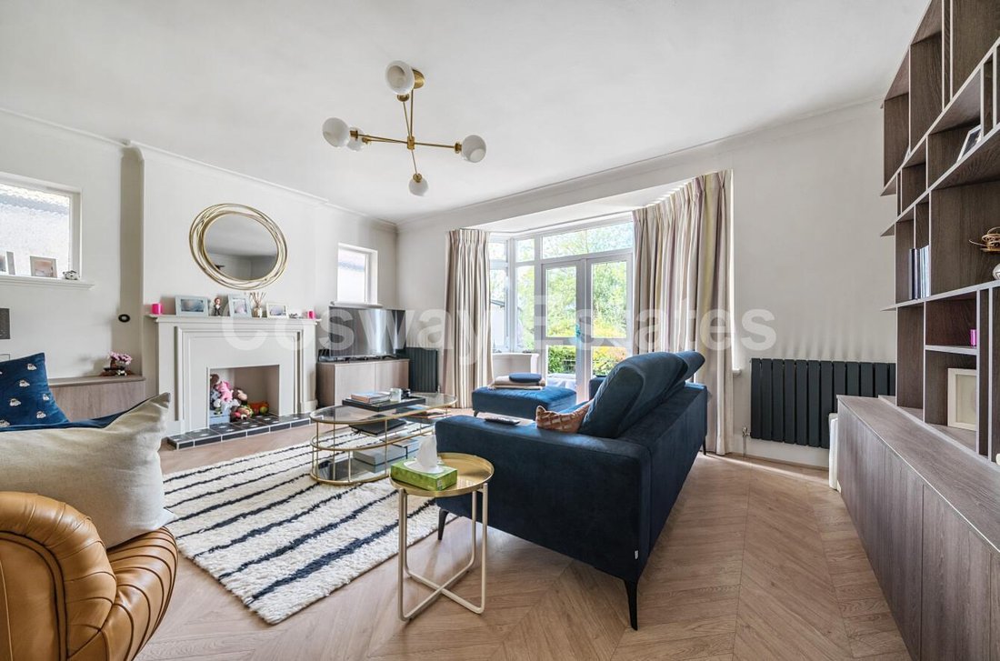 House in Barnet, England 4 - 18923507