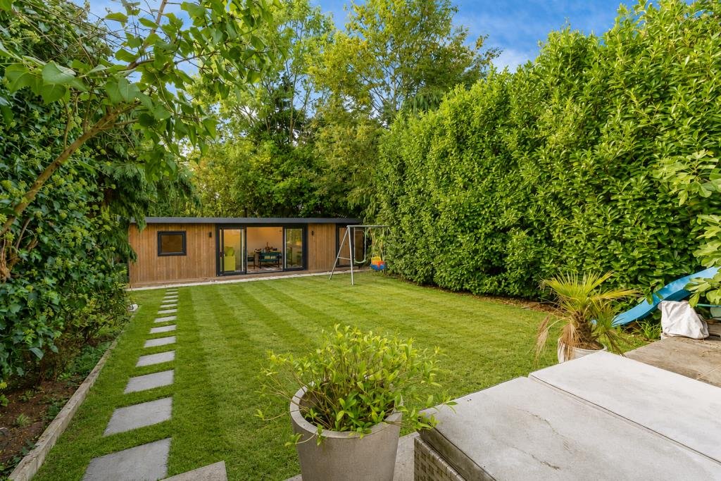 House in Barnet, England 2 - 18923541