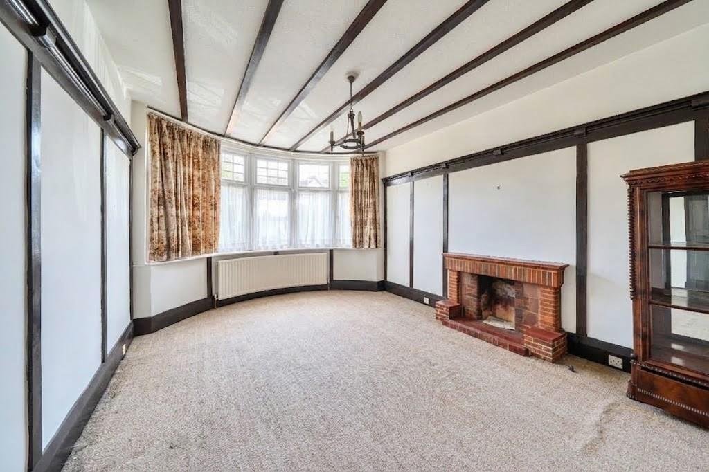 House in Barnet, England 4 - 18923513
