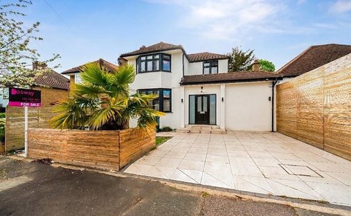 Haus in London Borough of Barnet, England 1