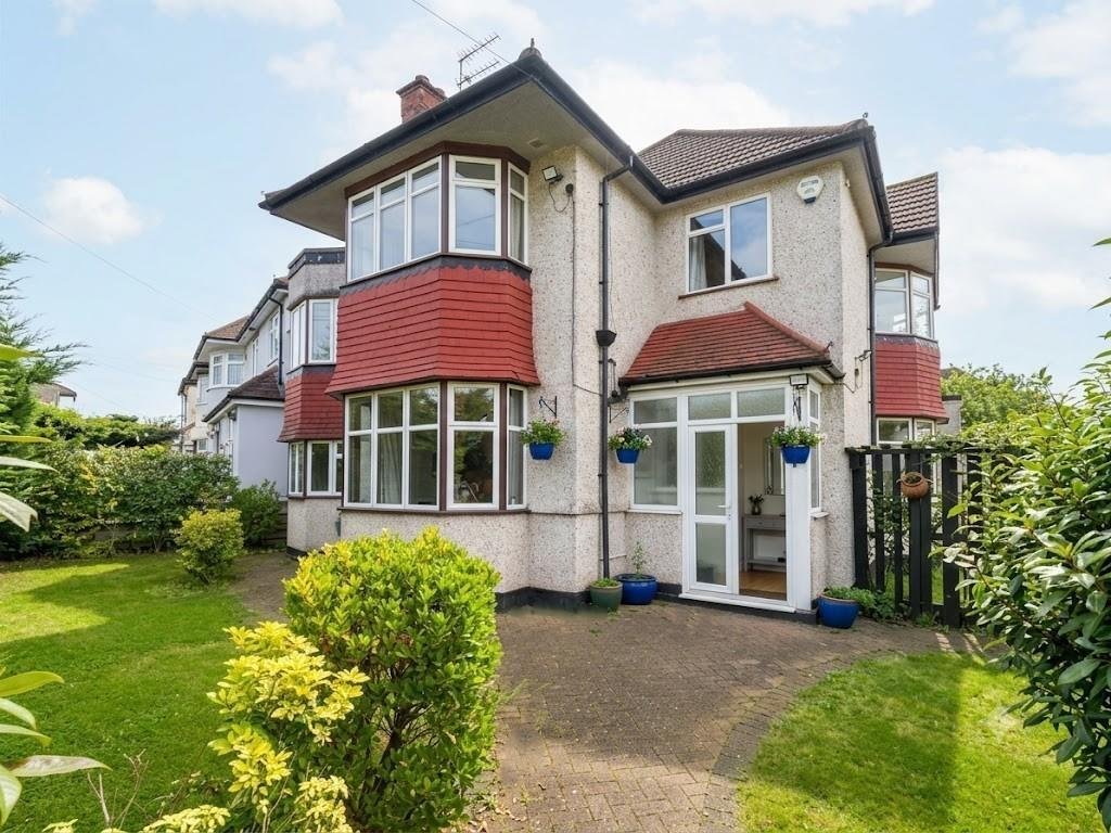 House in Mill Hill, Barnet, England 2 - 18923521