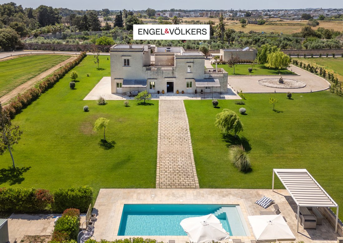 Villa in Lizzanello, Apulia, Italy 1 - 18923173