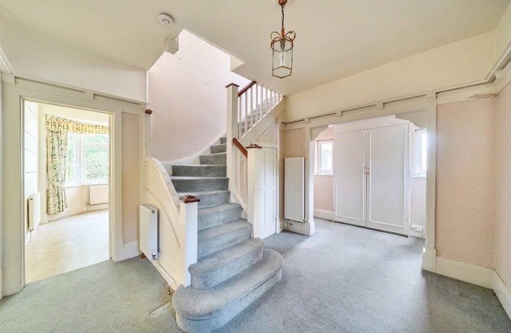 House in Barnet, England 2 - 18923513
