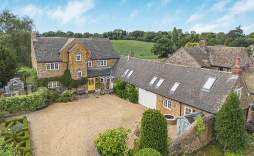 House in Horley, England 1