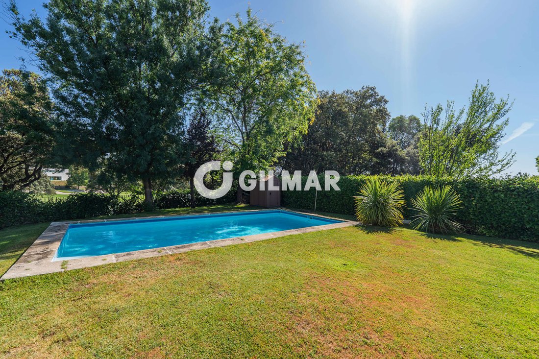 Townhouse in La Moraleja, Alcobendas, Comunidad de Madrid 2 - 18923576