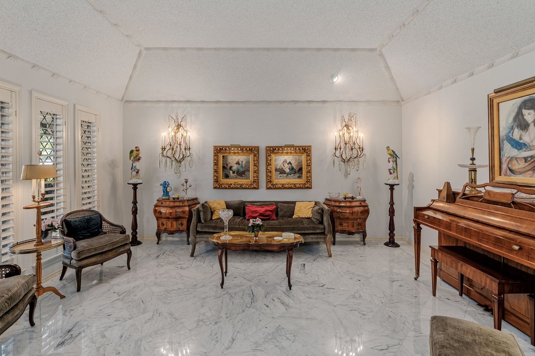House in Dallas, Texas, United States 5 - 18923398