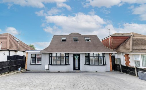 Bungalow in Ruislip Manor, Hillingdon, England 1
