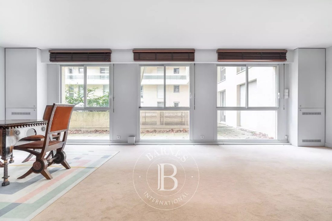 Apartment in Saint Thomas d'Aquin, Paris 7e Arrondissement, Paris 2 - 13958174