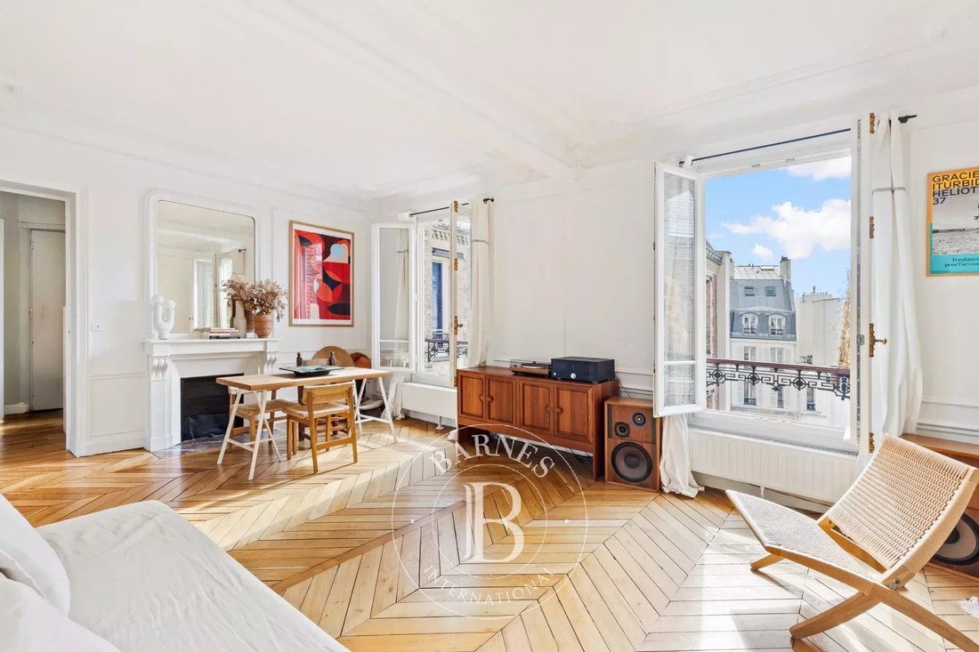 Apartment in Clichy-Trinité, Paris 9e Arrondissement, Paris 2 - 18923223