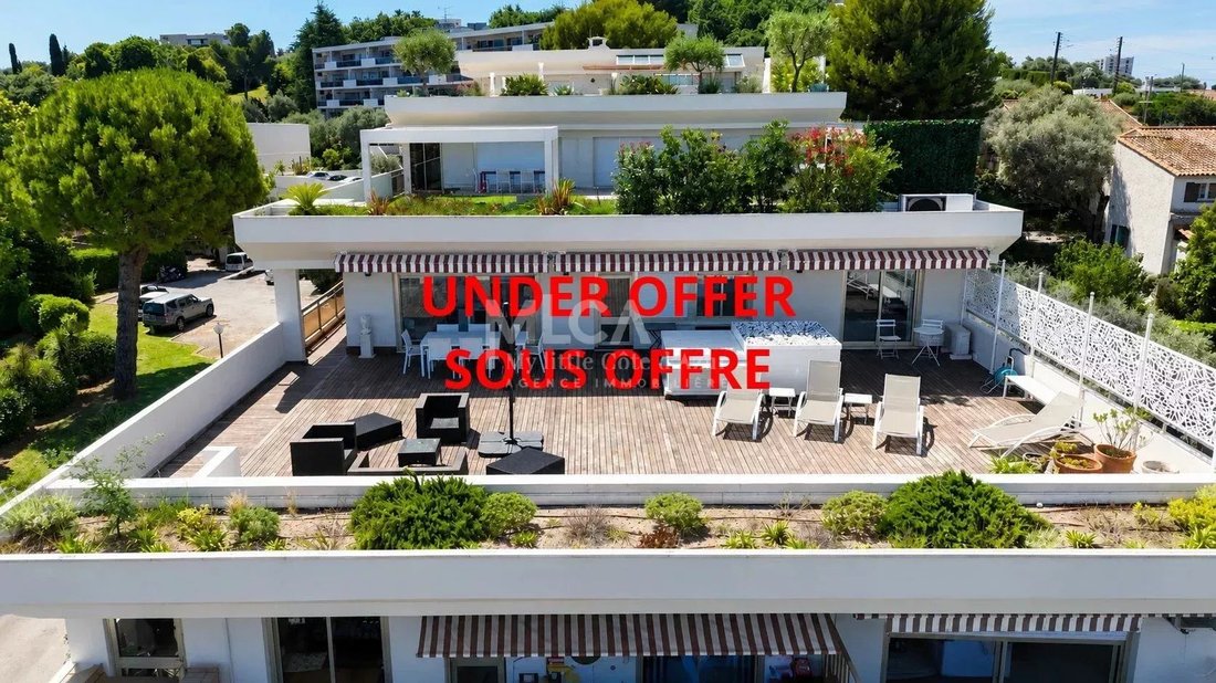 Apartment in Antibes, Provence-Alpes-Côte d'Azur, France 1 - 17526664