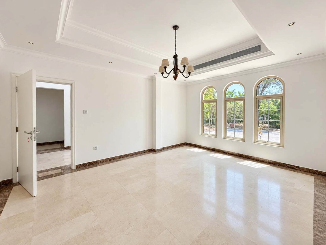 Villa in Jumeirah Islands / Juzur Jumeirah, Dubai, United Arab Emirates 4 - 18659773