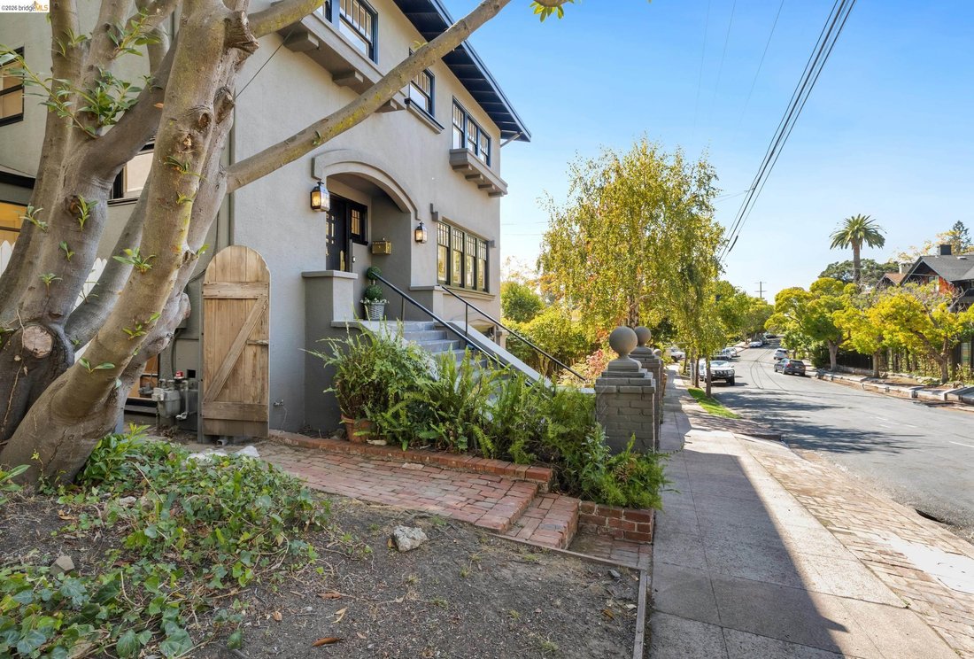 House in Oakland, California, United States 5 - 18923364