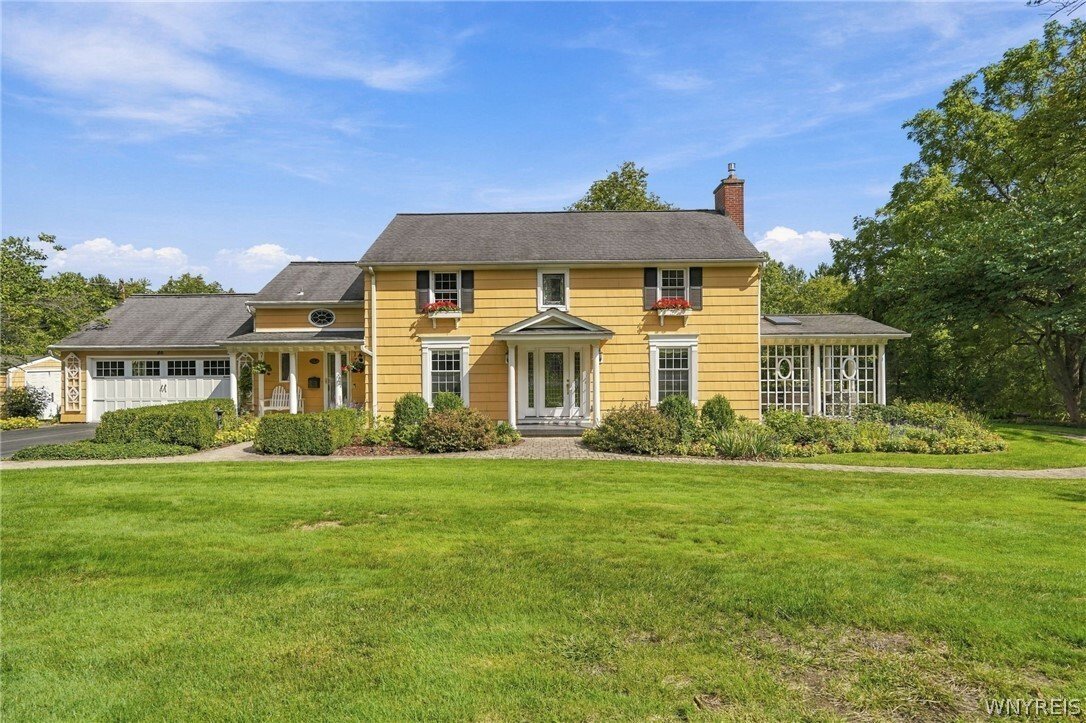 Orchard Park, New York, United States 1 - 18923375