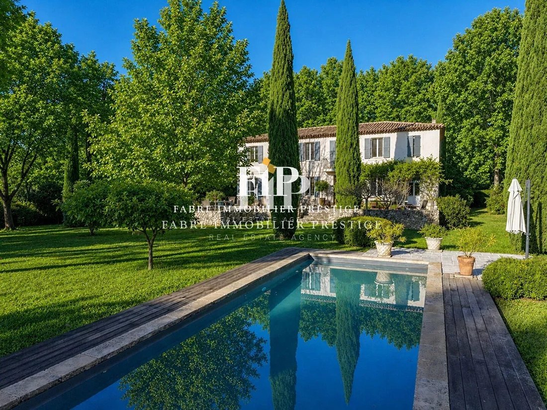 Estate in Rognes, Provence-Alpes-Côte d'Azur, France 1 - 18923286