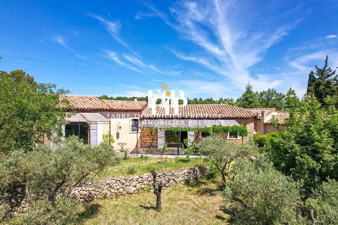 Estate in Varages, Provence-Alpes-Côte d'Azur, France 2 - 18923193