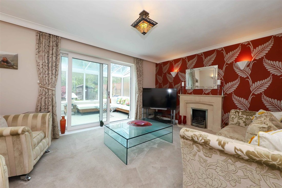 House in Breakspear, Bromley, England 2 - 18923489