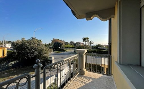 Apartment in Centro, Forte dei Marmi, Tuscany 1