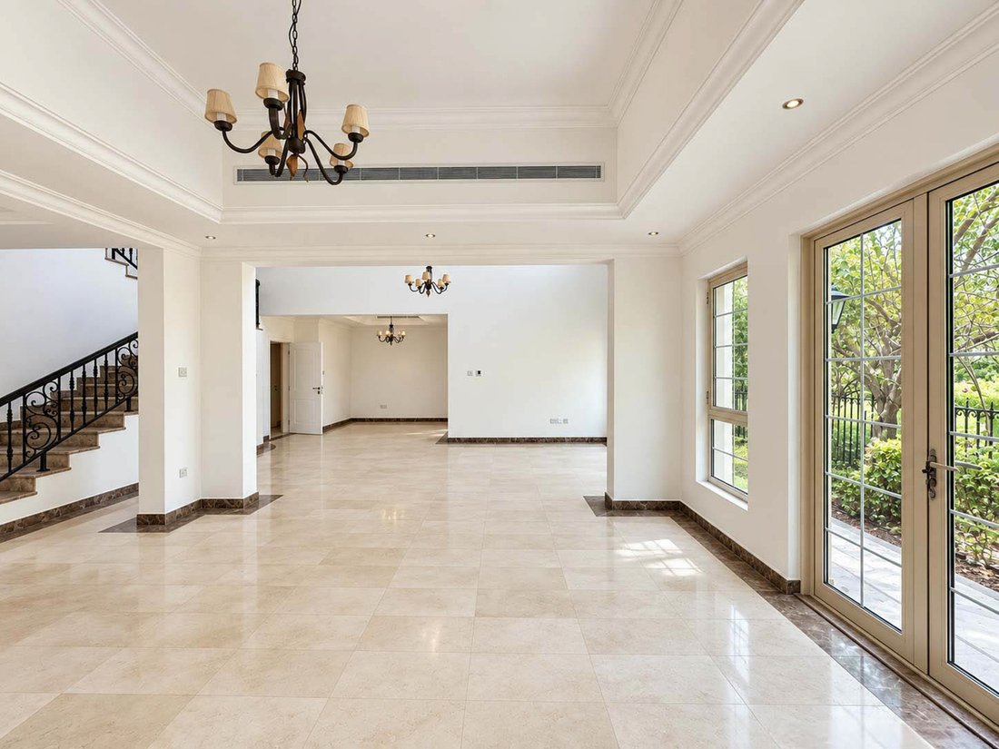 Villa in Jumeirah Islands / Juzur Jumeirah, Dubai, United Arab Emirates 3 - 18659773