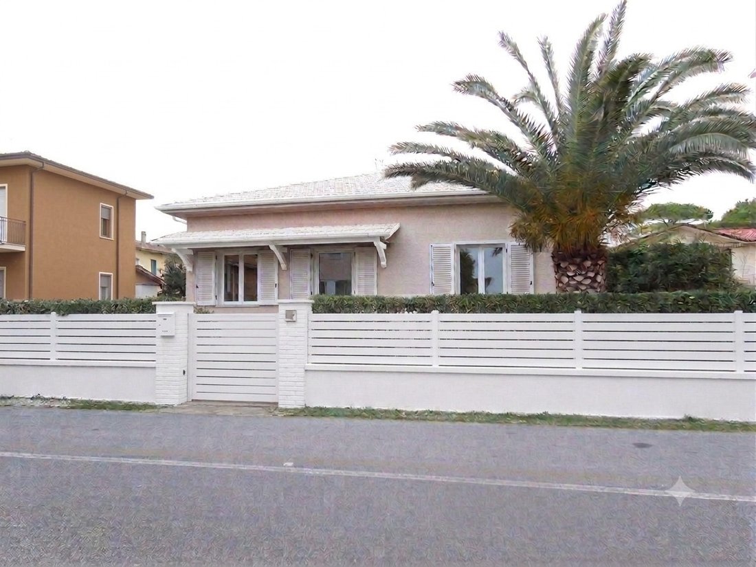 House in Centro, Forte dei Marmi, Tuscany 1 - 18923779
