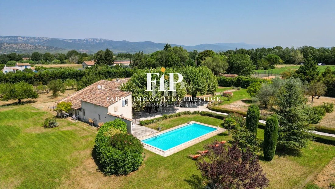 Estate in Mallemort, Provence-Alpes-Côte d'Azur, France 4 - 18923247