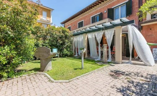 House in Centro, Forte dei Marmi, Tuscany 1