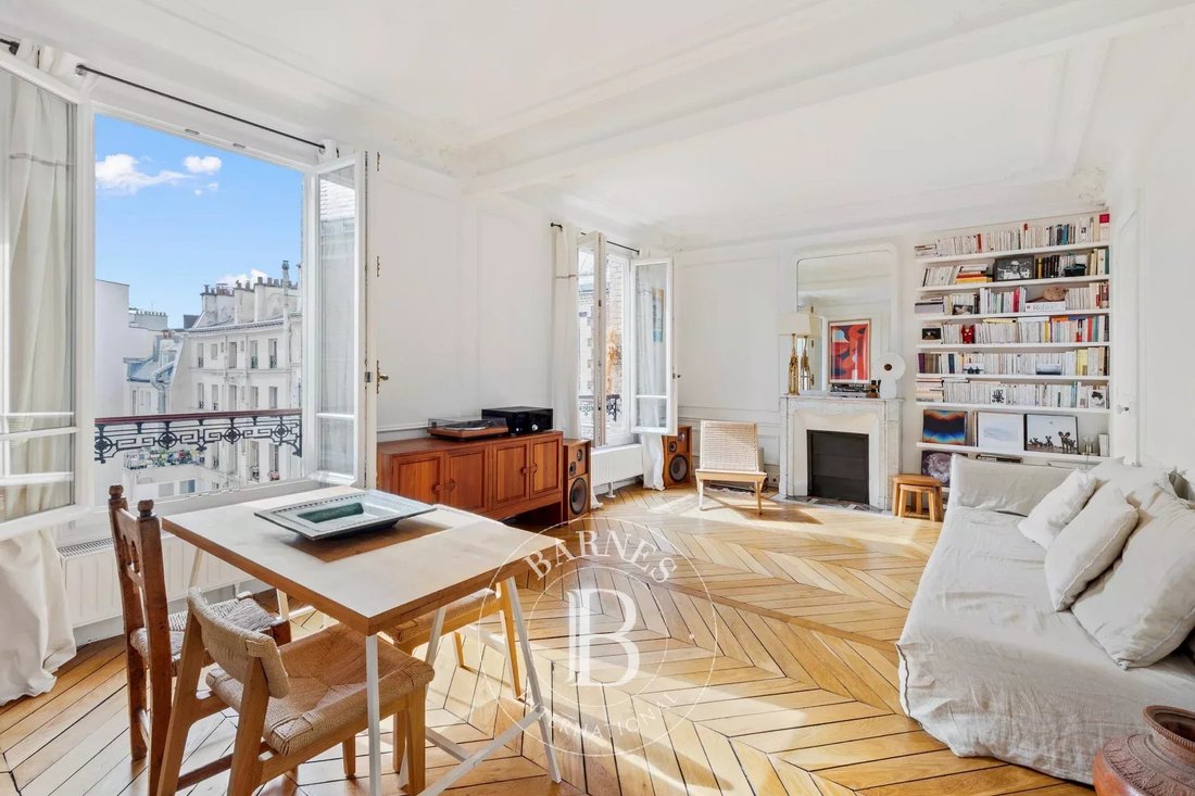 Apartment in Clichy-Trinité, Paris 9e Arrondissement, Paris 1 - 18923223