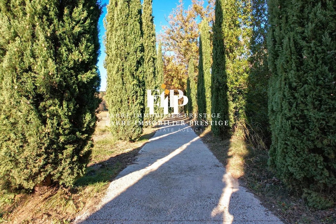 Estate in Salernes, Provence-Alpes-Côte d'Azur, France 1 - 18923196