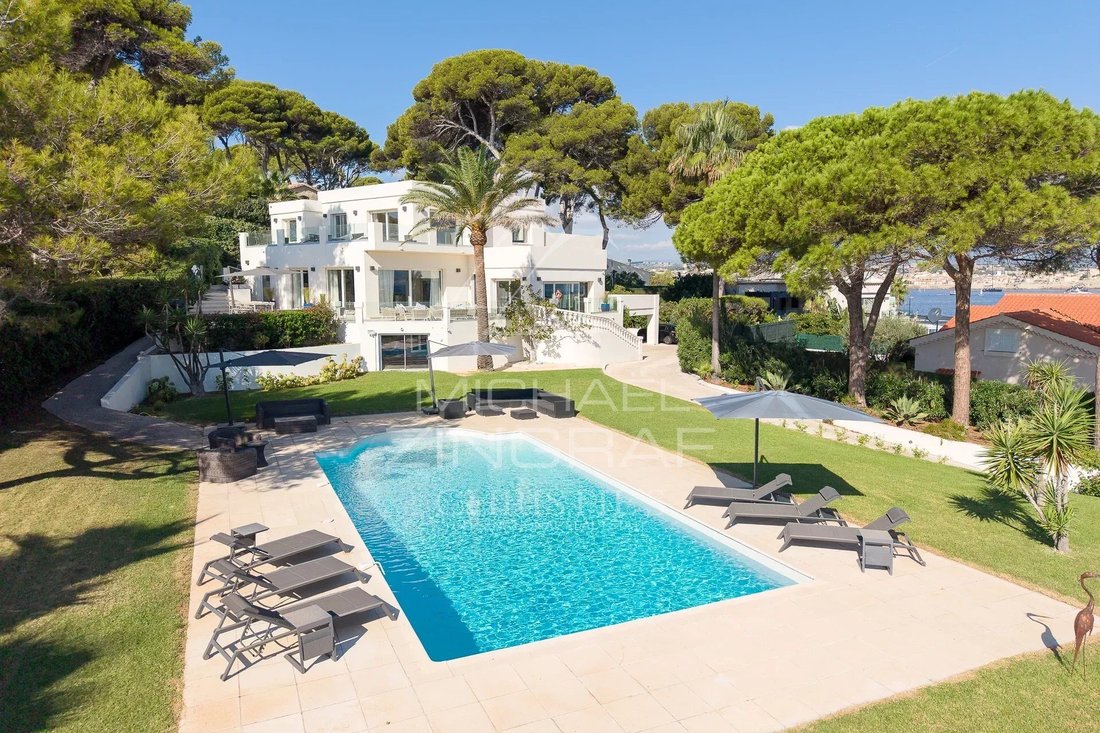 Villa in Antibes, Provence-Alpes-Côte d'Azur, Frankreich 1 - 18923296