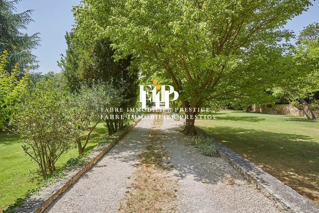 Estate in Est-Repentance-Les Trois Bons Dieux, Aix-en-Provence, France 5 - 18923324
