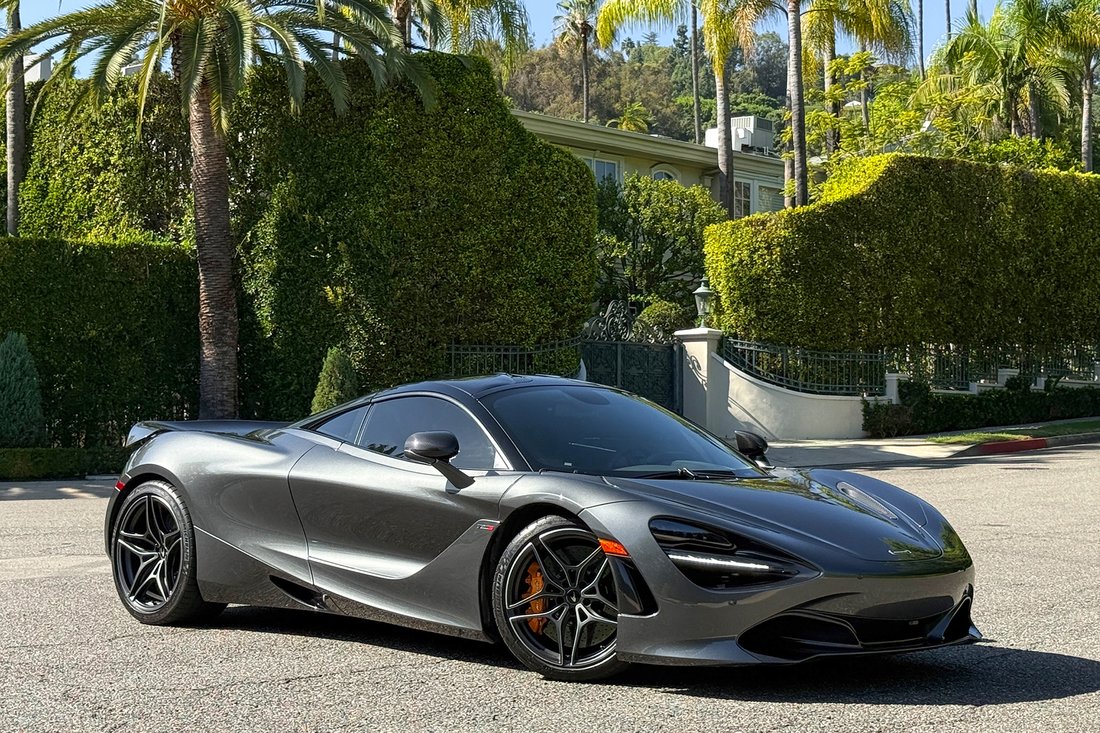 Coupe in West Hollywood, CA, United States 4 - 18924815