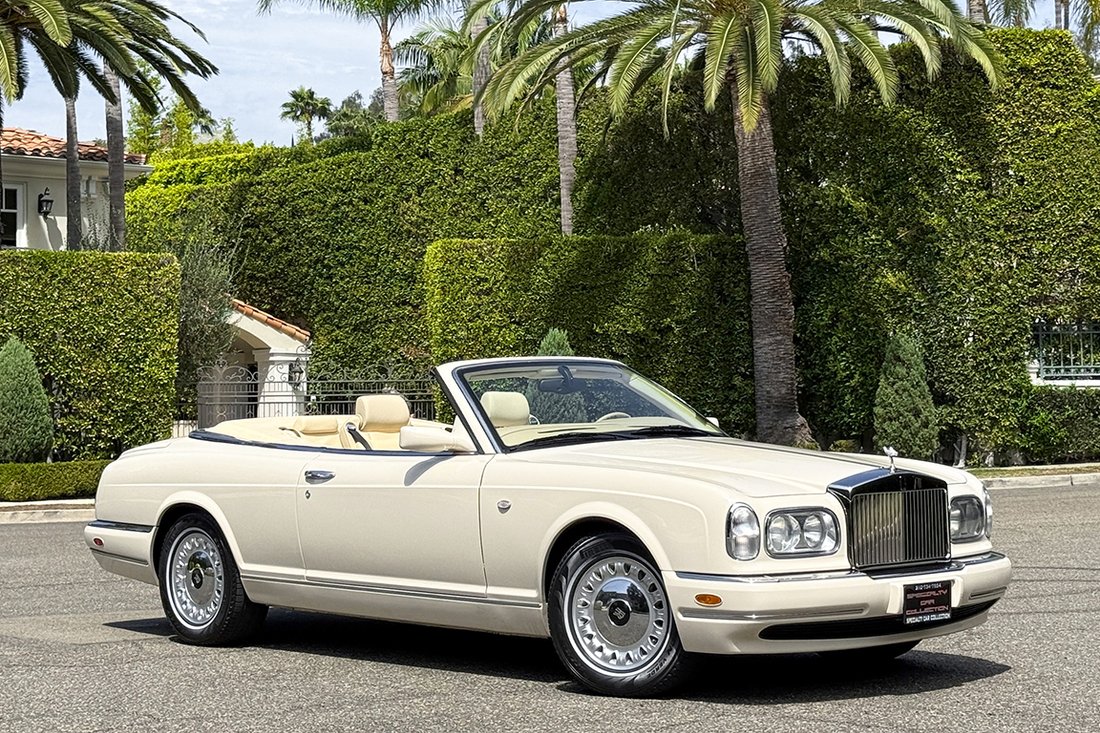 Cabriolet in West Hollywood, CA, United States 4 - 18924814