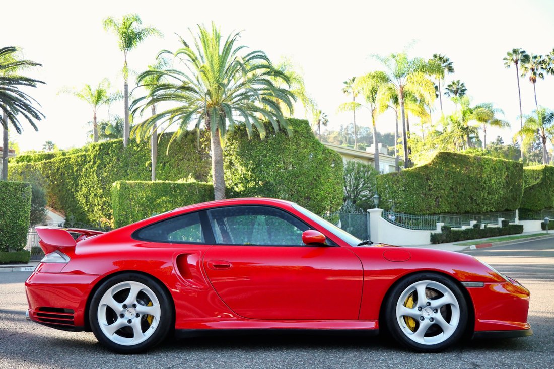 Coupe in West Hollywood, CA, United States 5 - 18924800