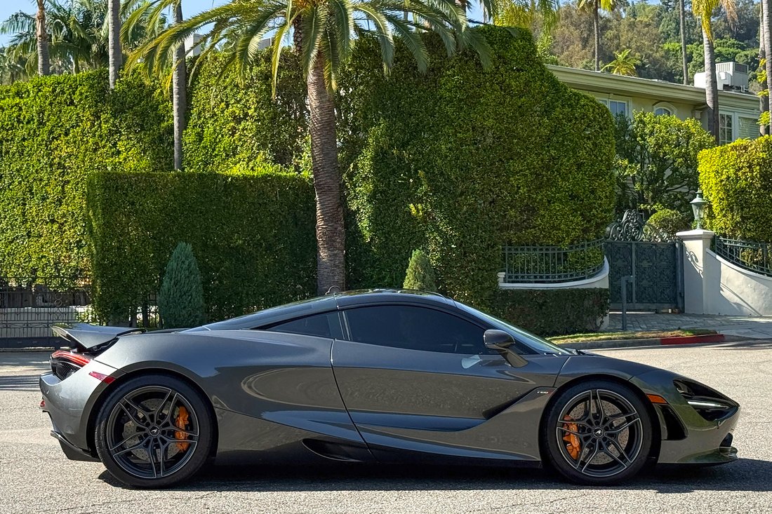 Coupe in West Hollywood, CA, United States 5 - 18924815