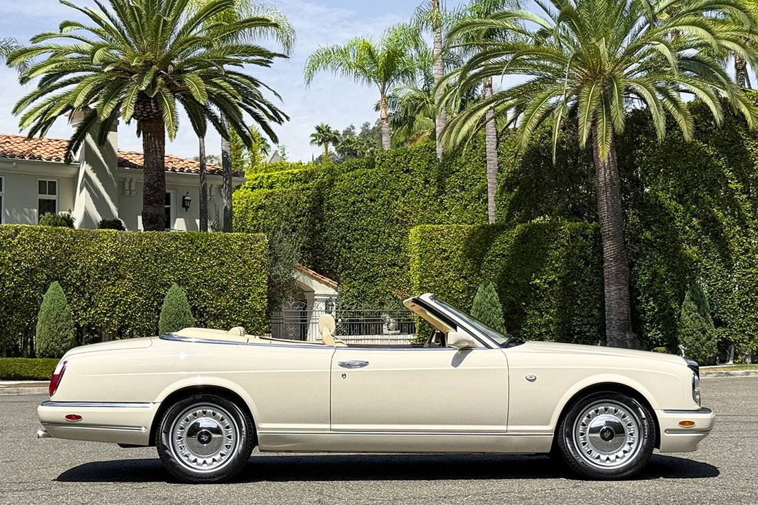 Cabriolet in West Hollywood, CA, United States 5 - 18924814