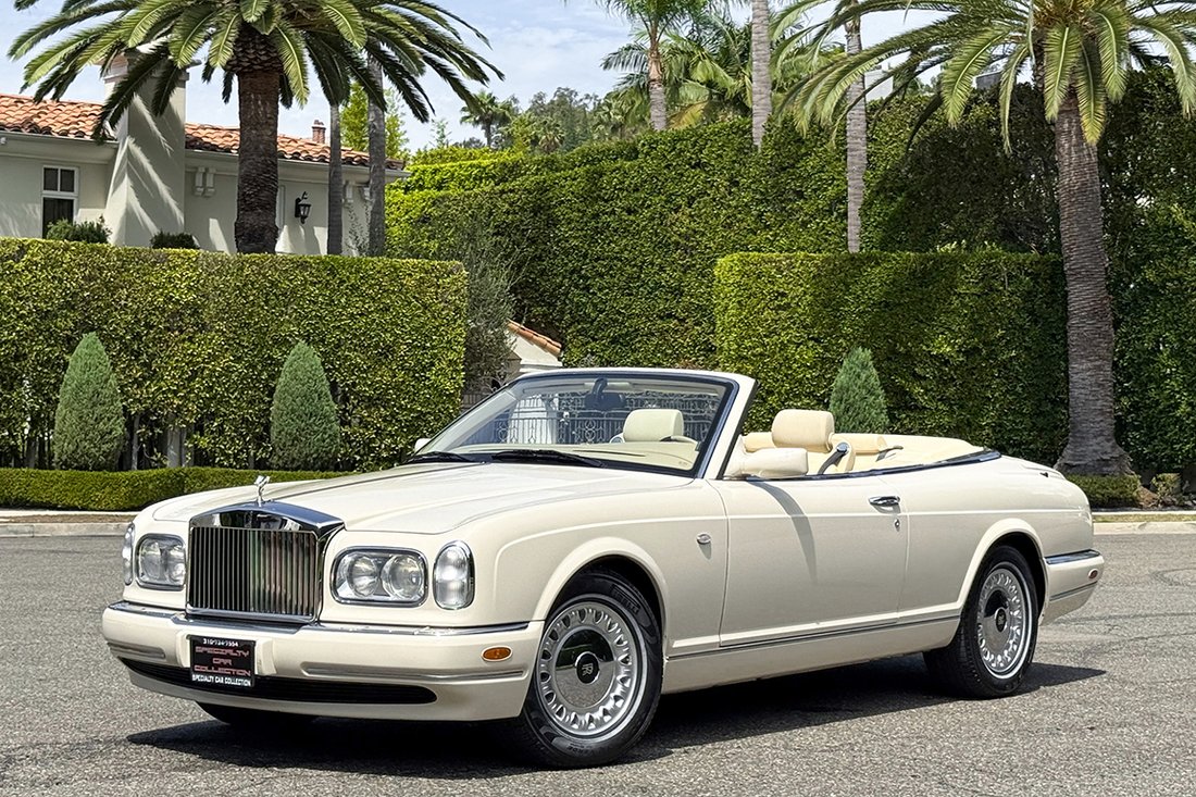 Cabriolet in West Hollywood, CA, United States 1 - 18924814