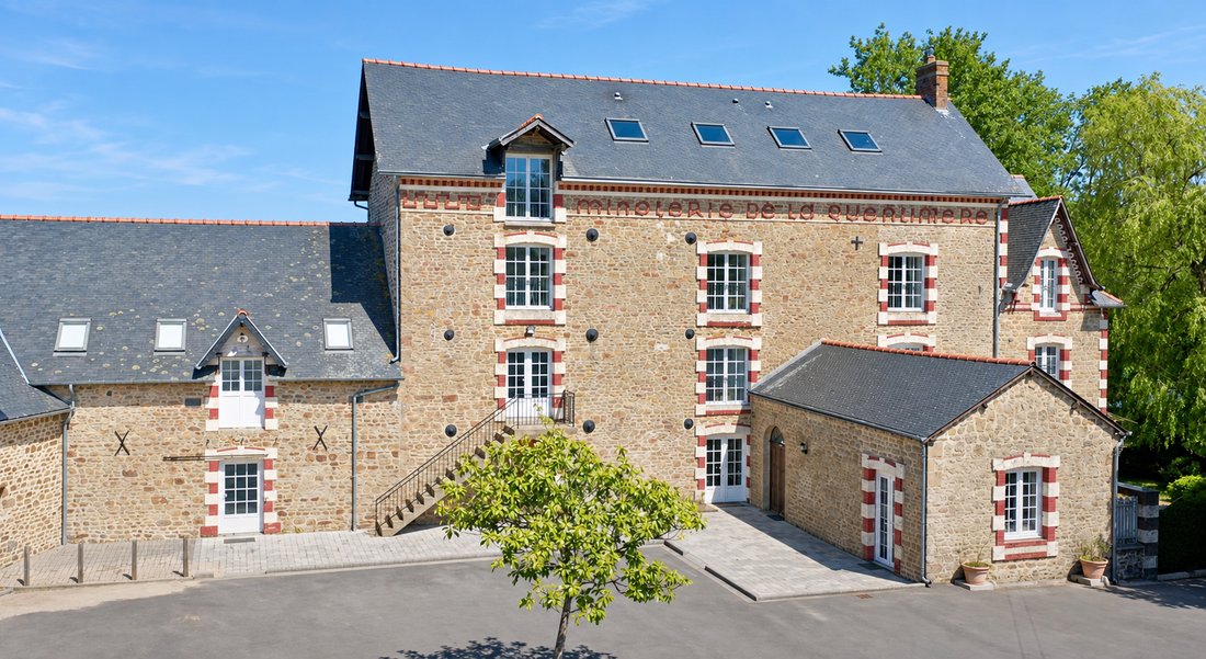 Estate in Desertines, Pays de la Loire, France 1 - 18924570