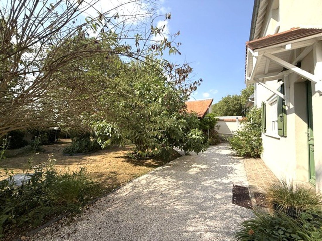 Villa in Jouars-Pontchartrain, Ile-de-France, France 2 - 18799310
