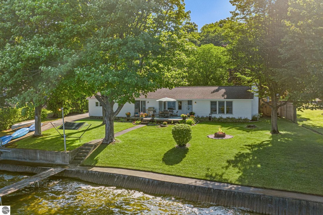 House in Garfield Township, Michigan, United States 1 - 18925868