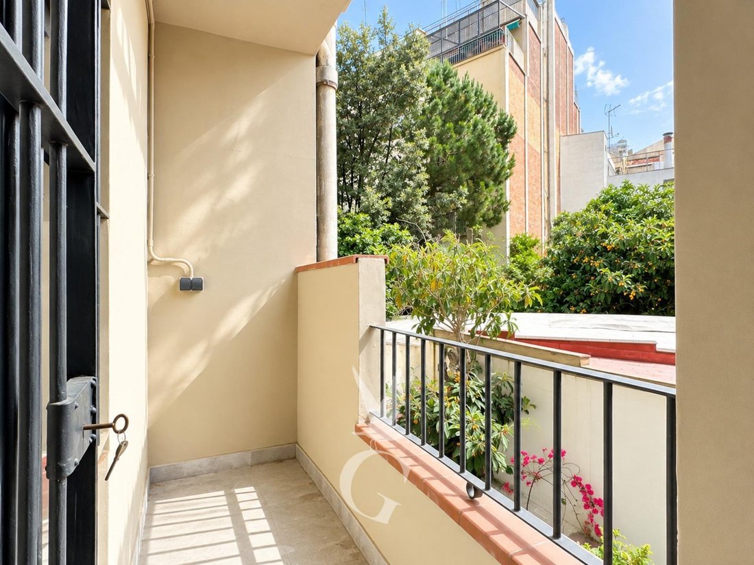Apartment in Ciutat Vella, Barcelona, Spain 2 - 18313124