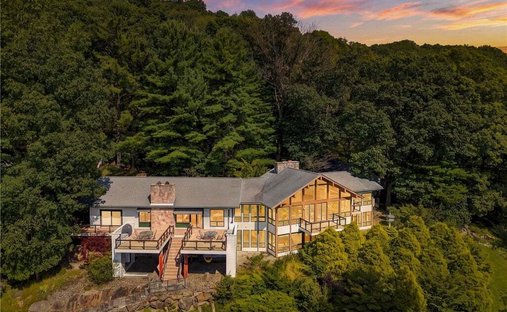 House in Ligonier, Pennsylvania, United States 1
