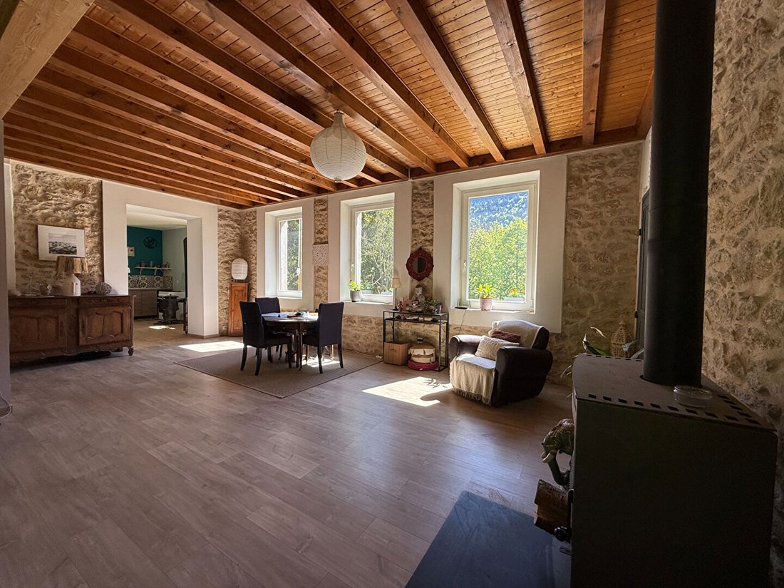 Villa in Champfromier, Auvergne-Rhône-Alpes, France 4 - 18927667
