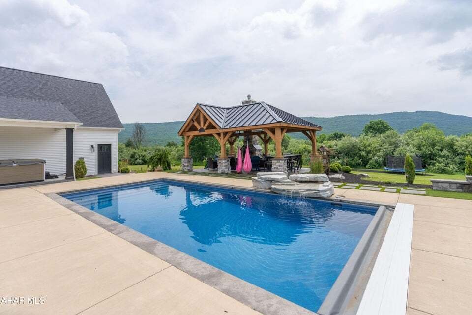 House in Hollidaysburg, Pennsylvania, United States 3 - 18924675