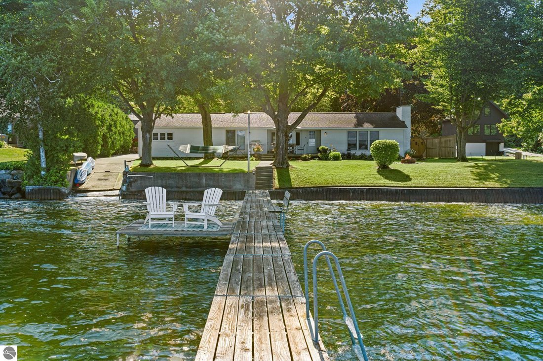 House in Garfield Township, Michigan, United States 2 - 18925868