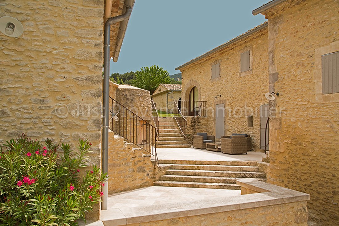 House in Bonnieux, Provence-Alpes-Côte d'Azur, France 2 - 18927417