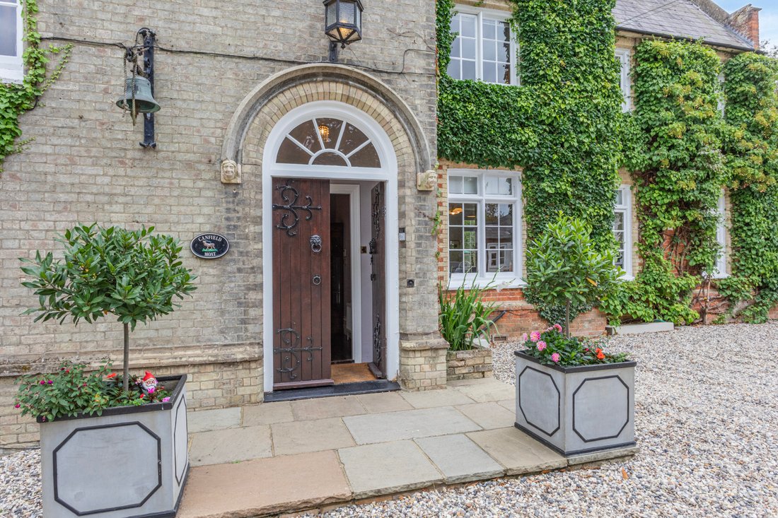 House in Little Canfield, England 3 - 18923716